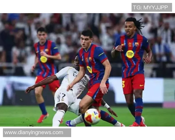 足总杯激战巴萨与尤文图斯0比0平局全场气氛火爆引发热议